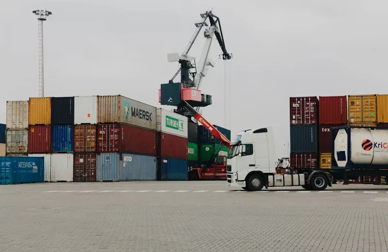 Post-arrival handoff logistics support from China by Austone