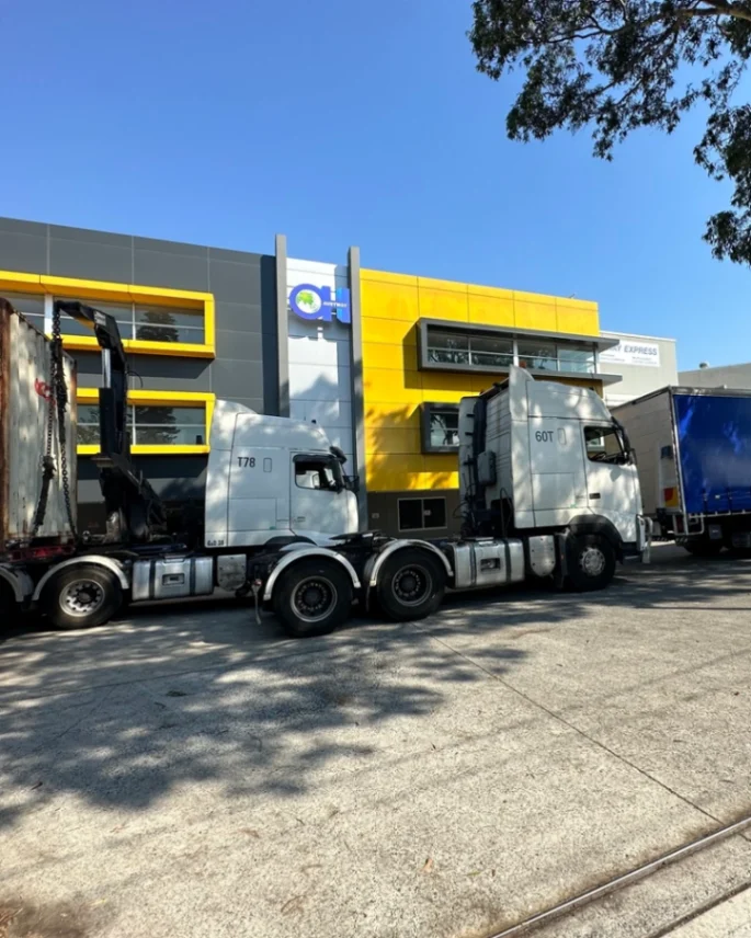 Austone supply chain operations connecting freight, customs, warehousing and delivery